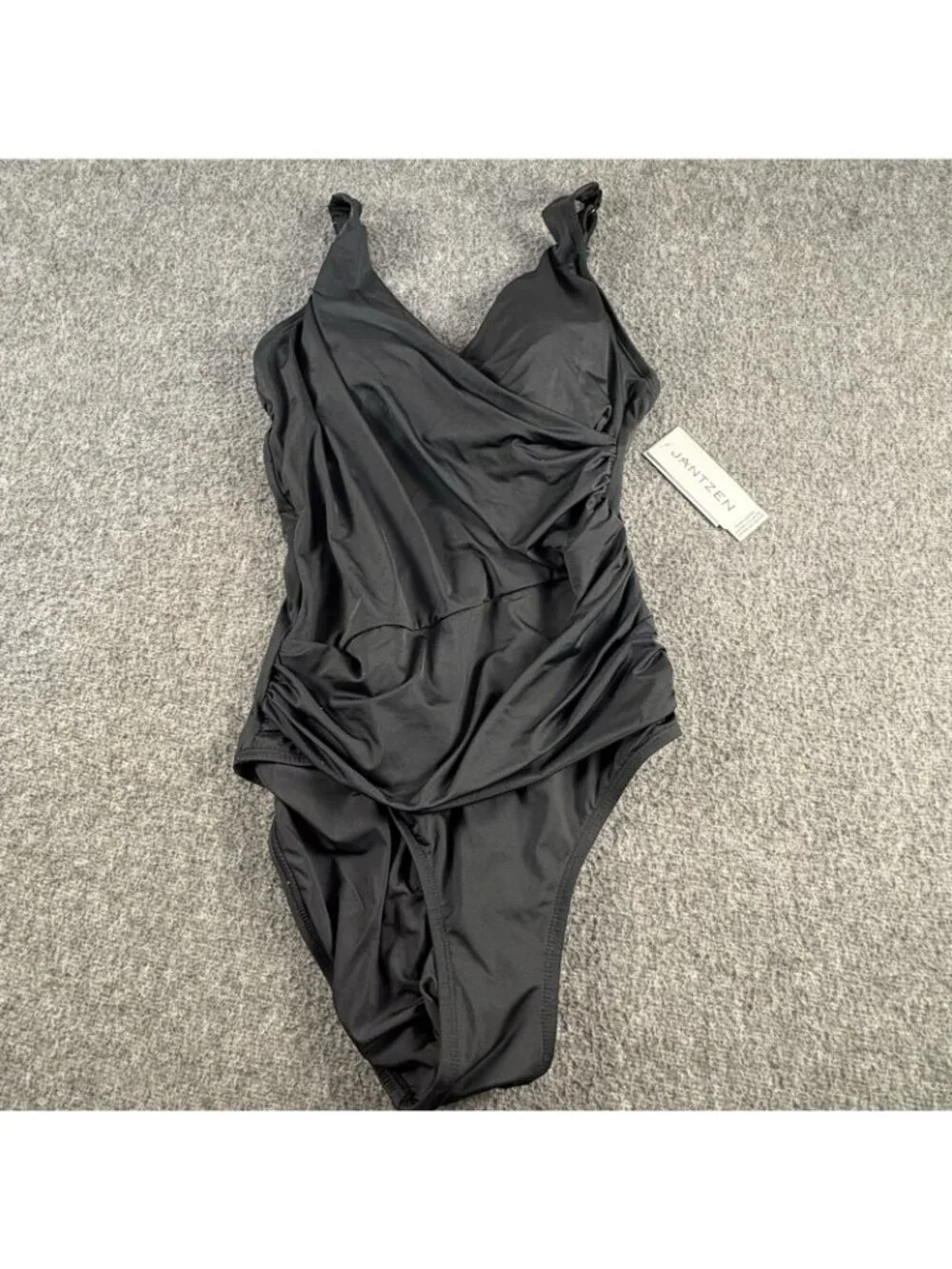 Jantzen Black Tummy Control One Piece Swimsuit Size 10 NWT MSRP $92 JZ23704M